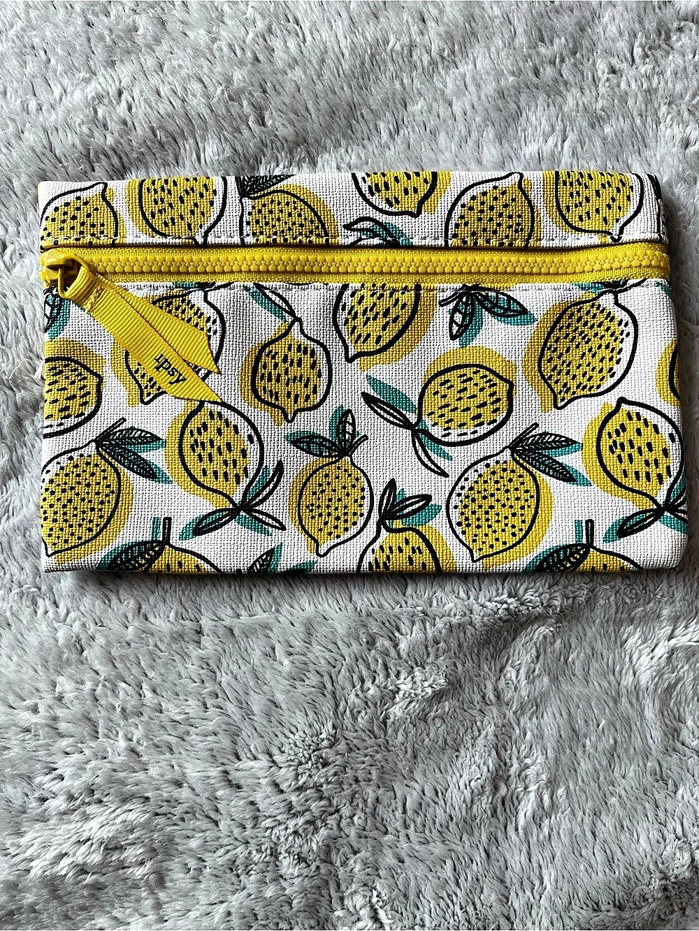 IPSY Lemon Print Cosmetic Pouch in Yellow & White Like New